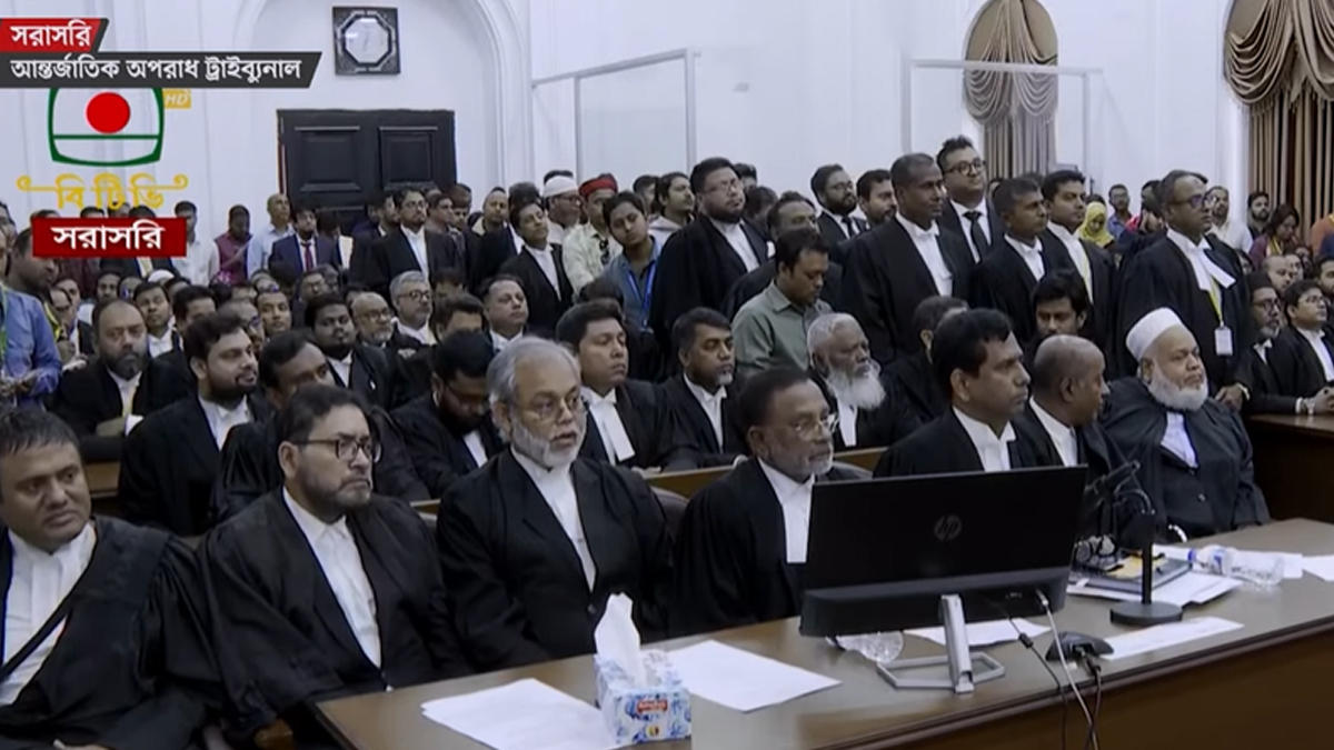 বিচারপতিরা এজলাসে, শেখ হাসিনার রায় ঘোষণার কার্যক্রম শুরু