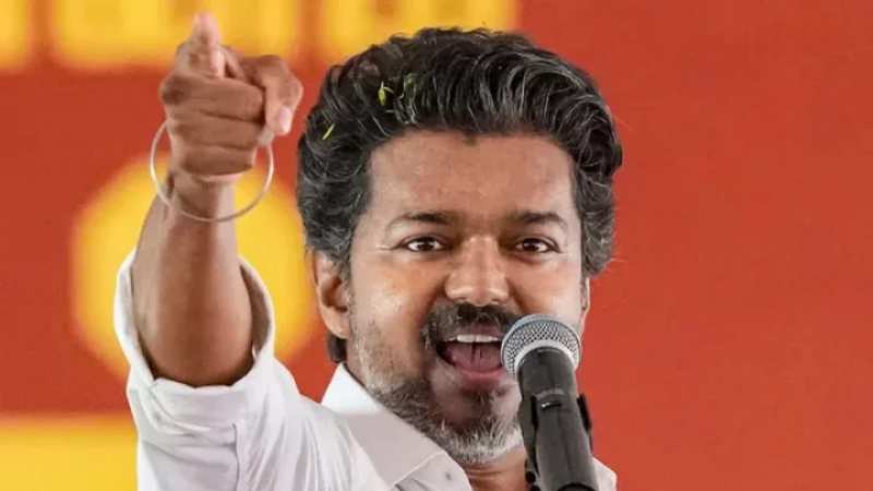 অ্যাকশন মুডে বিজয়: ৭১৭টি মদের দোকান বন্ধের নির্দেশ