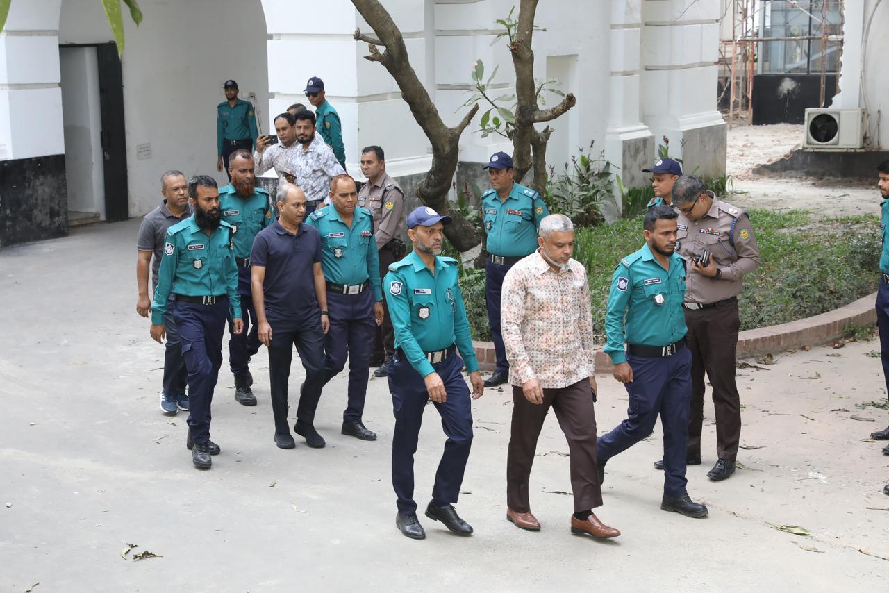 ট্রাইব্যুনালে ১৩ সেনা কর্মকর্তা