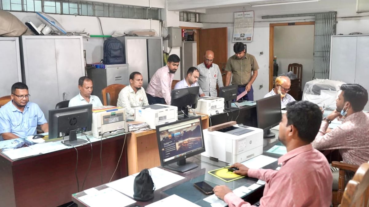 Work-Day-At-Bangladesh-Secretariate-File-Photo-05-04-2026