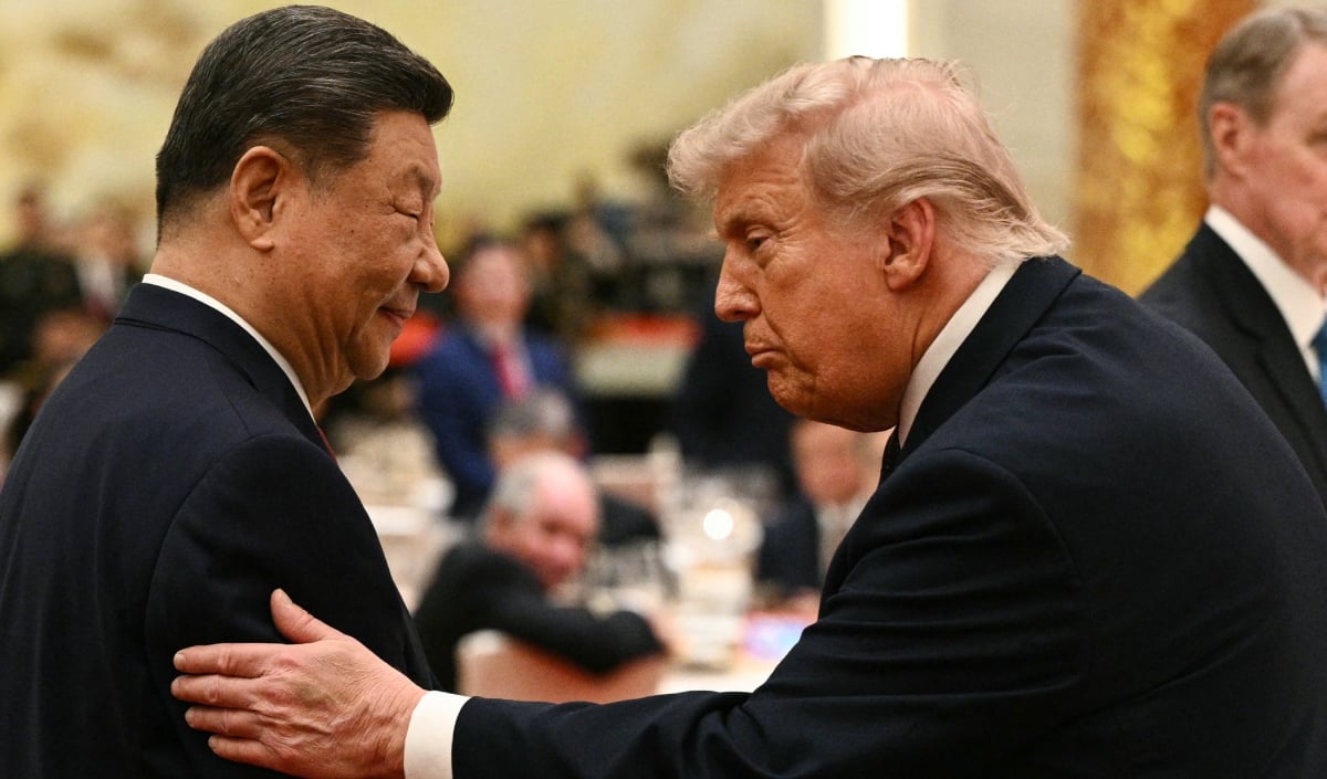 Xi Jinping and Donald Trump attend a state banquet at the Great Hall of the People in Beijing