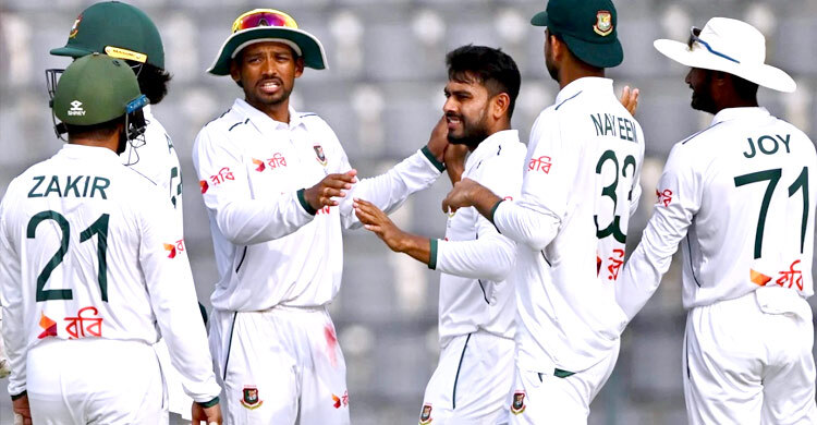 টস জিতে ব্যাটিংয়ে জিম্বাবুয়ে