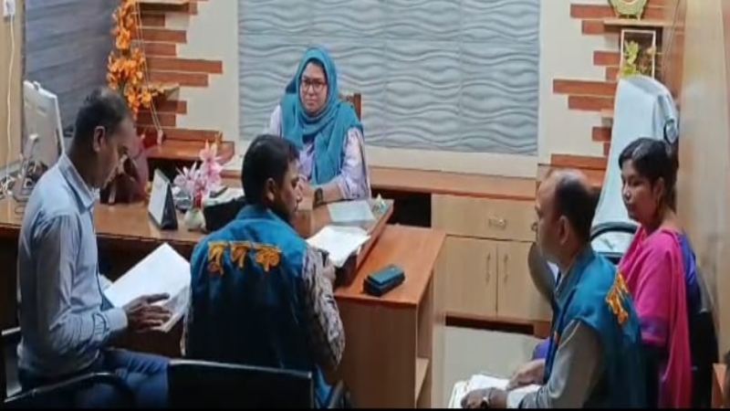 দামুড়হুদা স্বাস্থ্য কমপ্লেক্সে দুর্নীতির অভিযোগে দুদকের অভিযান