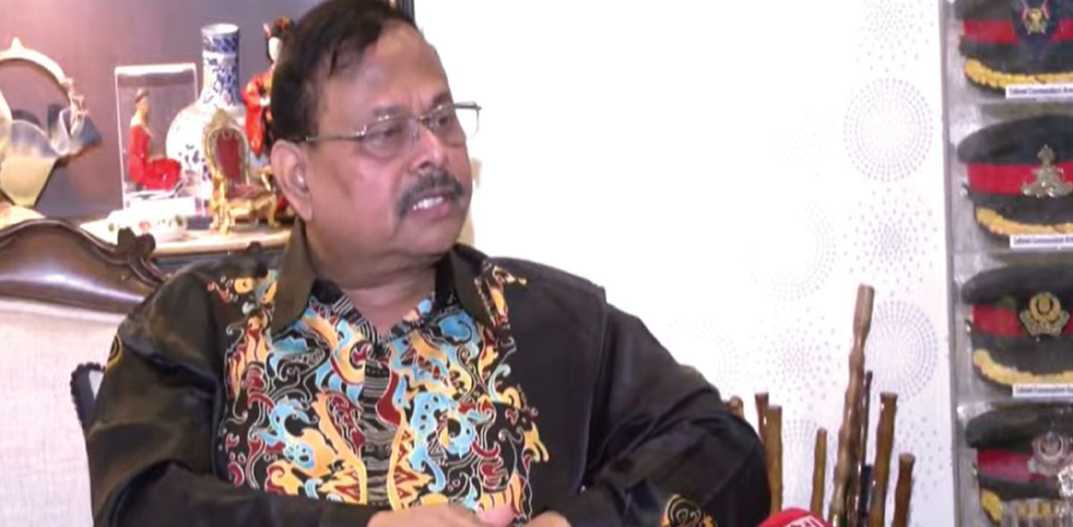 রেড নোটিশ: সাবেক সেনাপ্রধান আজিজকে বিচারের মুখোমুখি করার প্রক্রিয়া শুরু