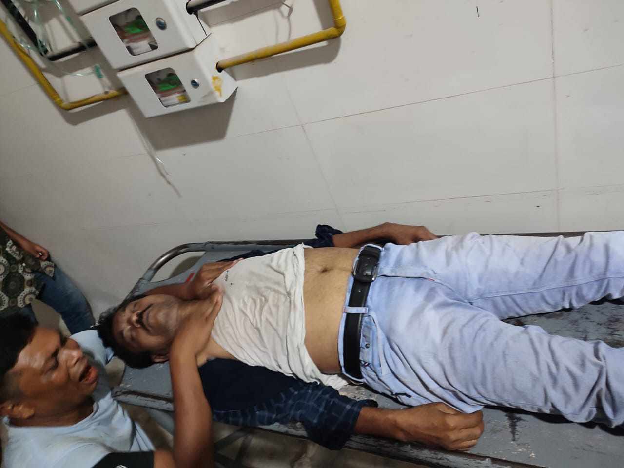 রাজশাহীতে মেয়েকে ইভটিজিংয়ের প্রতিবাদ করায় বাবাকে হত্যা