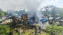 রাখাইনে জনবহুল বাজারে মিয়ানমার বাহিনীর বোমা হামলায় নিহত বেড়ে ৪৯