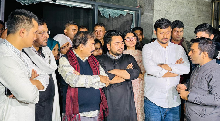 দুই পত্রিকায় হামলা, সরকারের একটি অংশের সংশ্লিষ্টতা ছাড়া সম্ভব নয়: নাহিদ