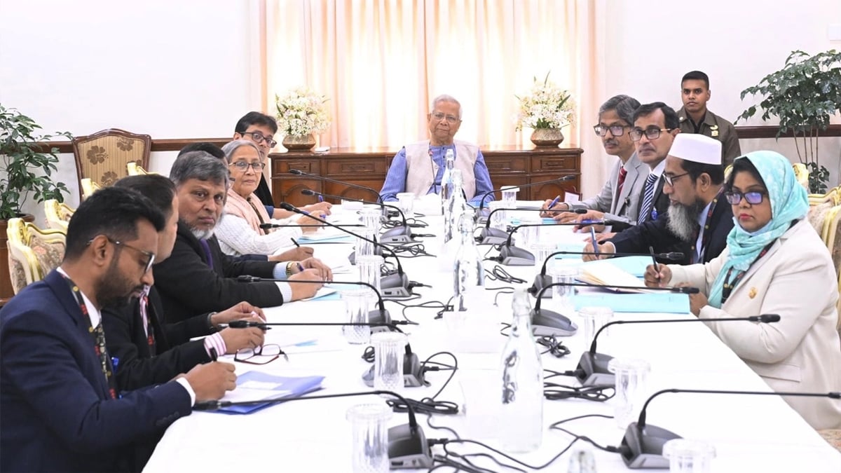 গভীর সমুদ্রে গবেষণা ও সমস্যা চিহ্নিত করতে গুরুত্বারোপ প্রধান উপদেষ্টার