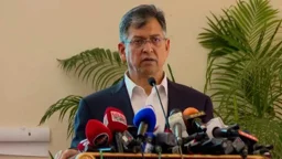 পুলিশে শৃঙ্খলানষ্ট করলে রাষ্ট্রদ্রোহের মামলা: স্বরাষ্ট্রমন্ত্রী