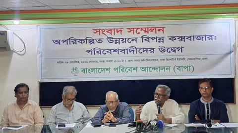 পরিবেশবিরোধী উন্নয়ন আগের সরকারের চেয়েও জোরদার হয়েছে: আনু মুহাম্মদ
