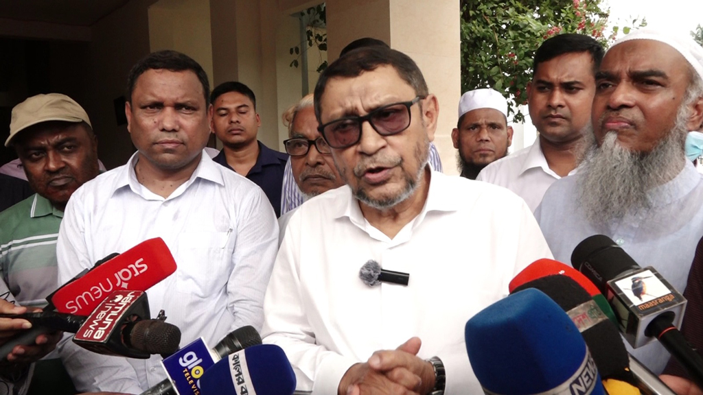 নোয়াখালী সদর হাসপাতালের তত্ত্বাবধায়ককে প্রত্যাহার, তোপের মুখে স্বাস্থ্যমন্ত্রী