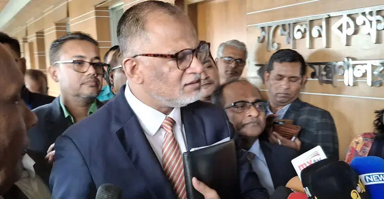 মন্ত্রণালয়ের অনুমোদন না নিয়েই ভোজ্যতেলের দাম বৃদ্ধি: বাণিজ্য উপদেষ্টা