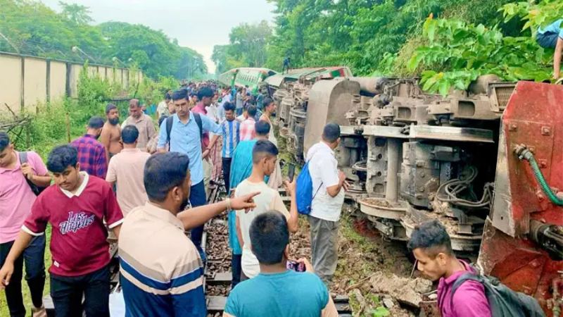 ট্রেন লাইনচ্যুত, সিলেটের সঙ্গে রেল যোগাযোগ বন্ধ